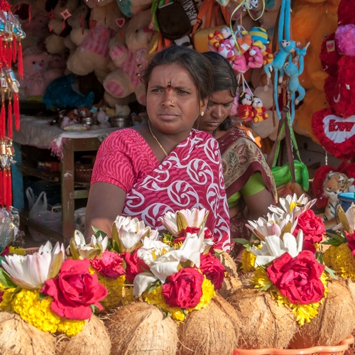 Vrouw op lokale markt, Hassan