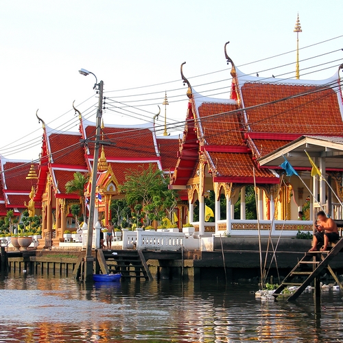 Klongs in rivier van Bangkok