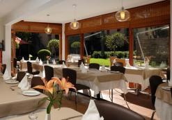 za_ac_peechre1.jpg restaurant, The Peech