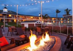 us_ac_seacrest_pat2.jpg Seacrest Oceanfront Hotel, patio