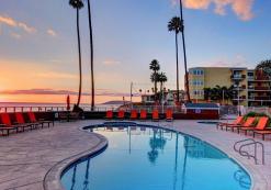 us_ac_seacrest_zw.jpg Seacrest Oceanfront Hotel, zwembad