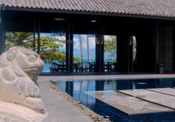th_acco_awa_pool2.jpg