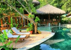 cr_ac_pramanarvillaszw.jpg pramanar villas zwembad