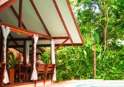 cr_ac_namuwokilodgere.jpg namuwoki lodge restaurant
