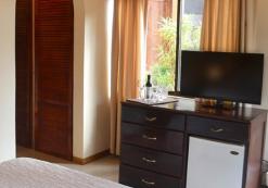 cr_ac_hotelarcoiriska.jpg hotel arco iris bungalow kamer