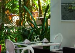cr_ac_cameleonre.jpg Cameleon, restaurant