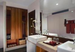 aston bathroom.jpg Aston badkamer