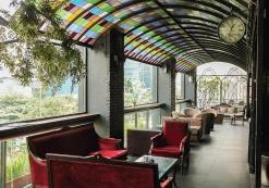 The Akmani, lounge