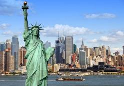 New York New York skyline achter het vrijheidsbeeld