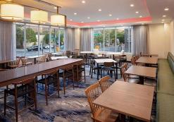 Fairfield Inn & Suites New York Manhattan/Downtown East, ontbijtzaal