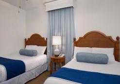 Kamer Lake Buena Vista Resort Village
