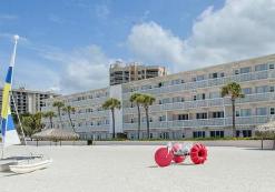 Buitenkant Sandcastle Resort at Lido Beach