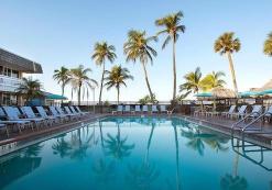Zwembad Outrigger Beach Resort