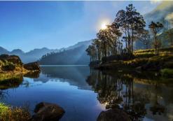 Kratermeer van Rinjani vulkaan