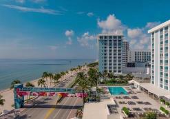 skywalk & zwembad Westin Fort Lauderdale Beach Resort