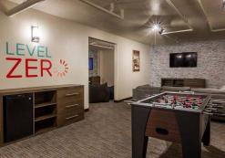 Gray Wolf Inn & Suites, game room