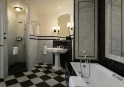 Eastern & Oriental Hotel, badkamer