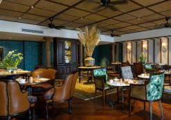 Eastern & Oriental Hotel, café