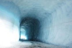 ijstunnels van de Langjökull-gletsjer