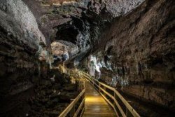 Verken de Viðgelmir-lavatunnel