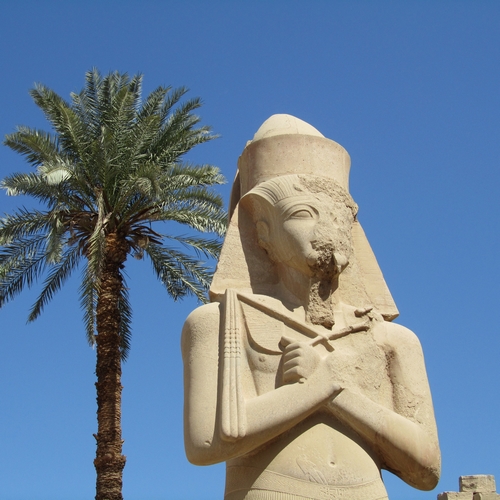 Farao beeld bij de Luxor Tempel