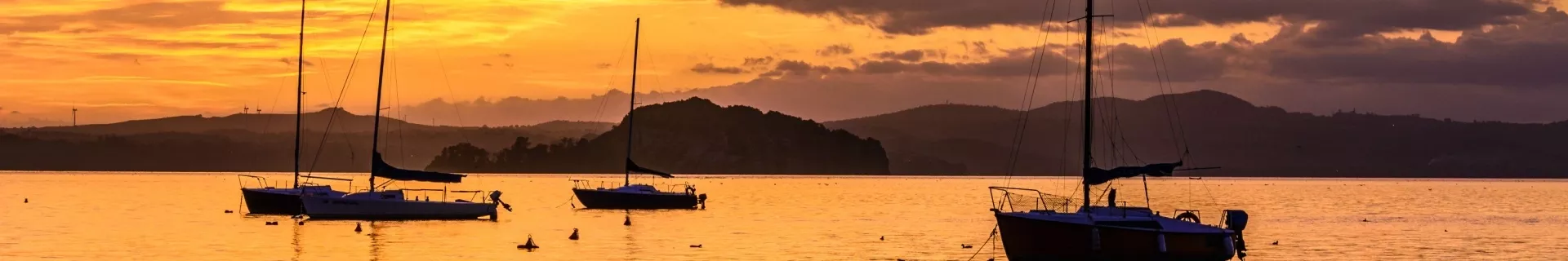 Italië, uitzicht op meer in Umbrië
