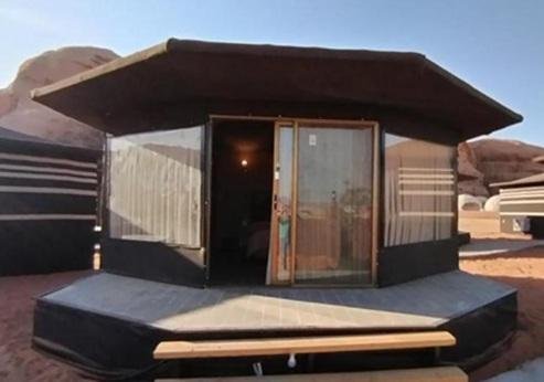 Captain's Desert Camp, tent