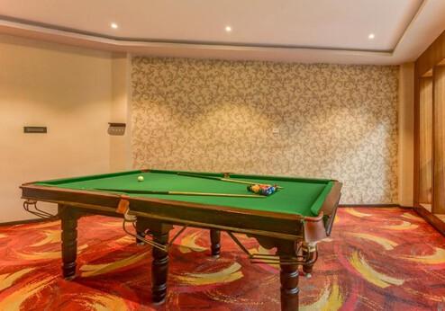 Summit Montana Suites & Spa, pooltafel