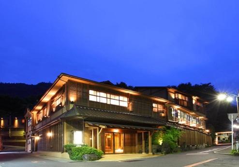 Yaeikan, hotel buitenkant