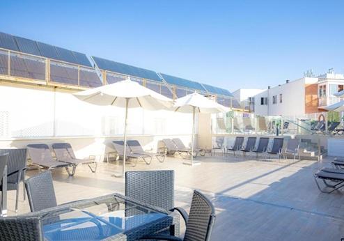 Hotel Porcel Ganivet, buitenterras