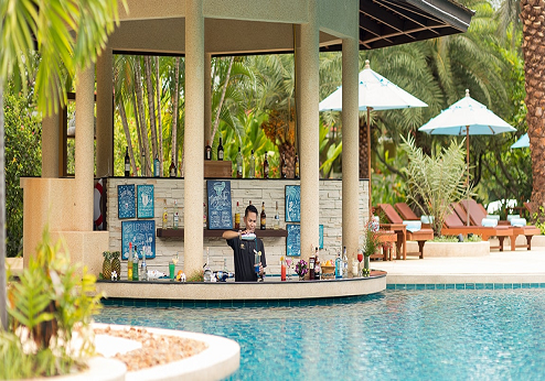 Dheva Mantra Resort, poolbar