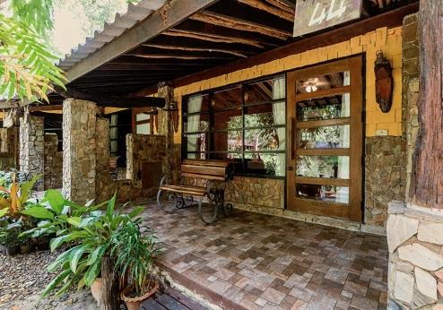 Home Phutoey River Kwai Resort, terras