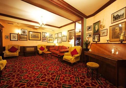 Woodenbridge Hotel & Lodge, lounge