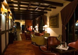 Gradina Morii, lounge