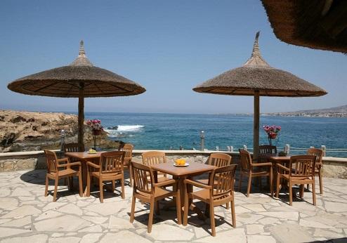 Cynthiana Beach hotel, restaurant