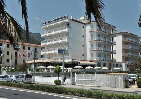 Hotel Pietra di Luna, exterieur