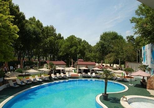 Wyndham Tashkent, zwembad