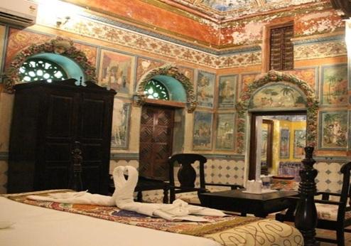 MalJi Ka Kamra, kamer