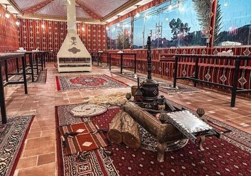 Hasan Zawaideh Camp, Lounge
