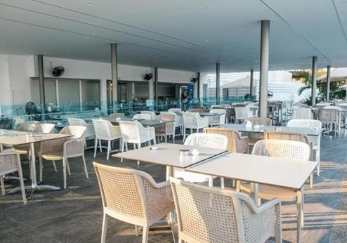 Kapetanios Bay Hotel, restaurant