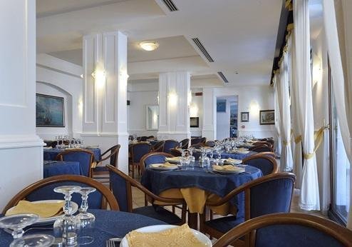 Hotel 7 Bello, restaurant