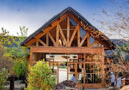Satrana Lodge, exterieur