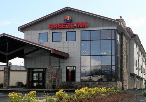 Breeze Inn, buitenkant