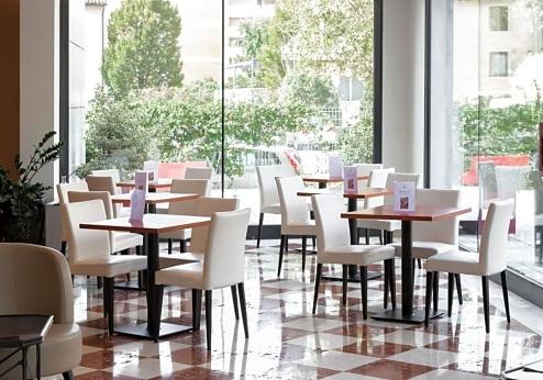 Hotel De La Ville, restaurant