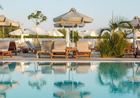 Kapetanios Bay Hotel, zwembad