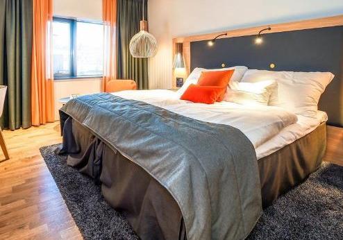 Clarion The Edge, kamer