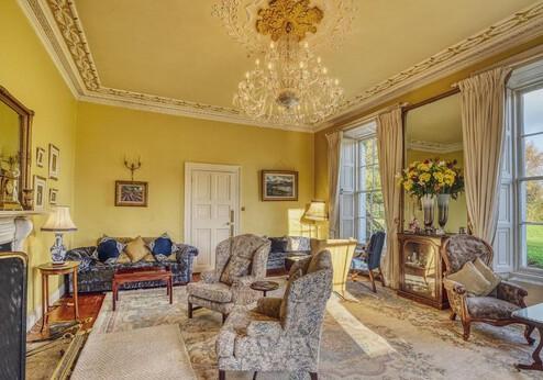 Castle Grove lounge