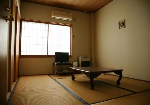 Magome Chaya, kamer