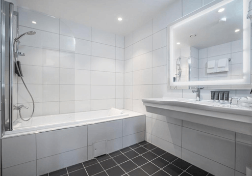 Thon Hotel Nordlys, badkamer.png