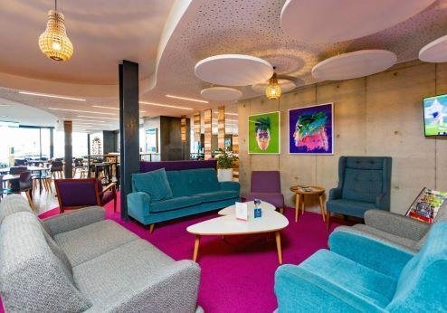 BreakFree on Cashel, lobby